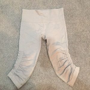 lulu lemon crop leggings size 4 (worn once)